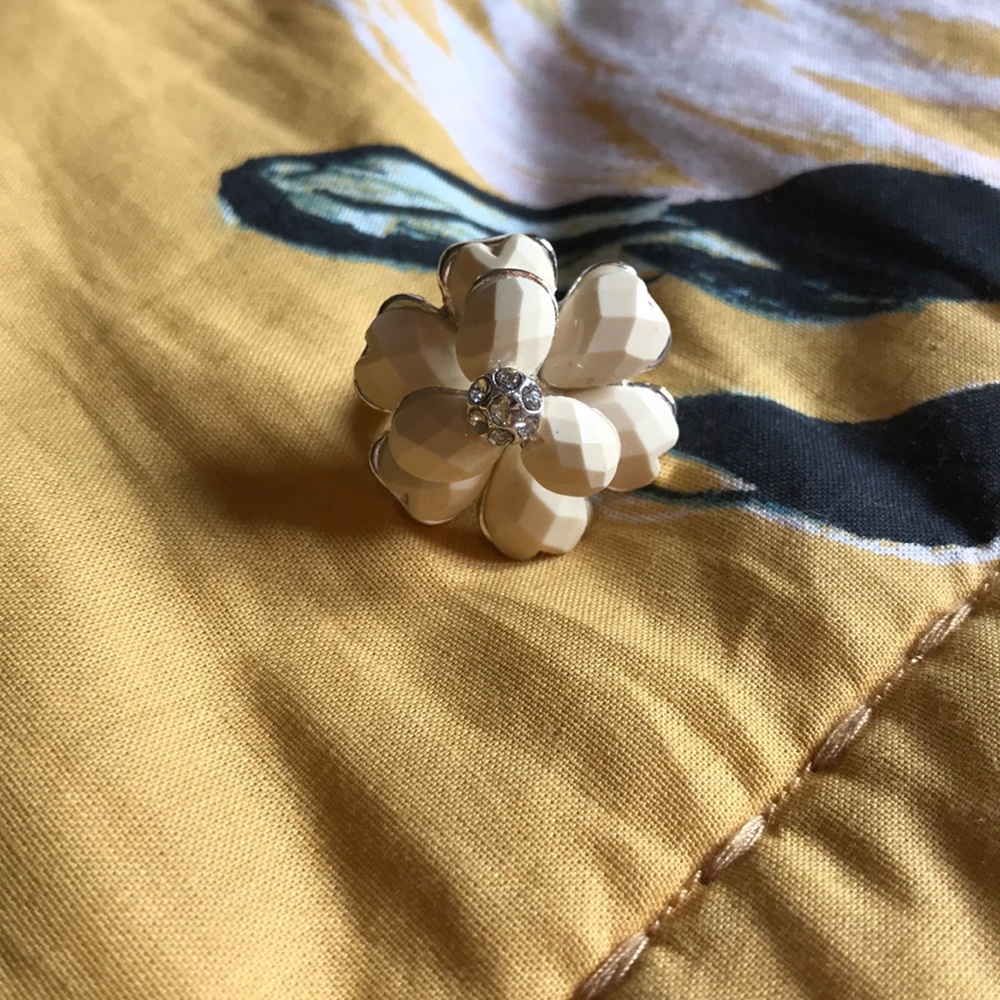 Flower ring
